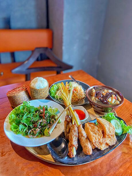 Khao Lao - Nguyễn Hữu Thọ