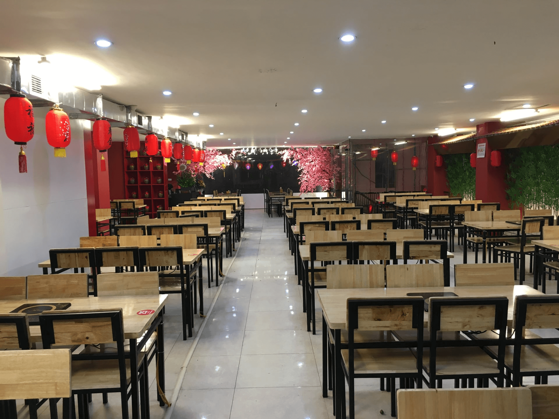 Lẩu Hongkong TPN - Hồ Tùng Mậu