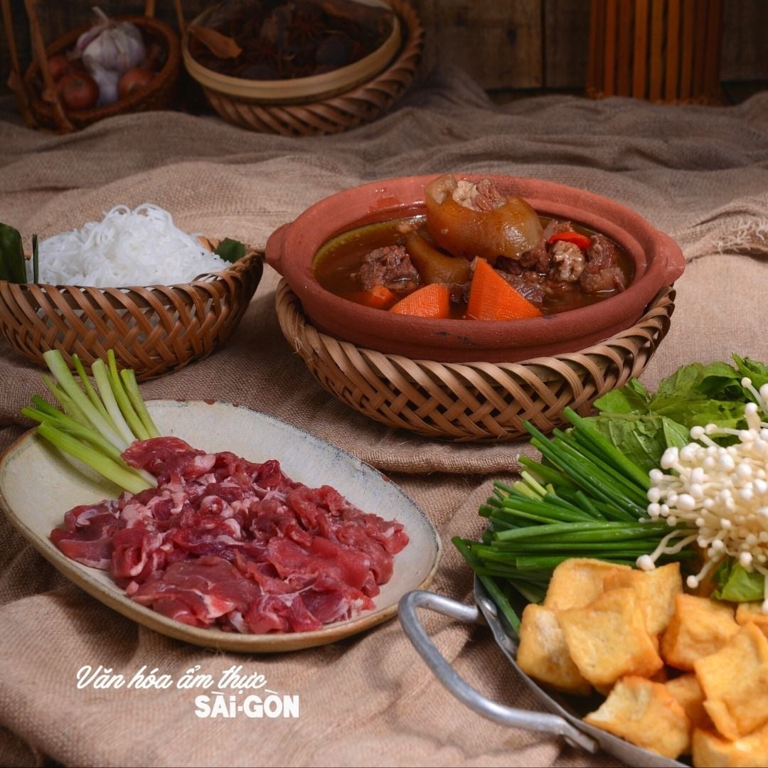 Hẻm Quán - Hoàng Cầu