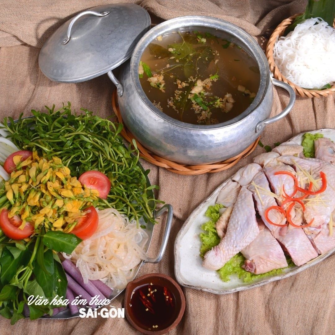 Hẻm Quán - Hoàng Cầu