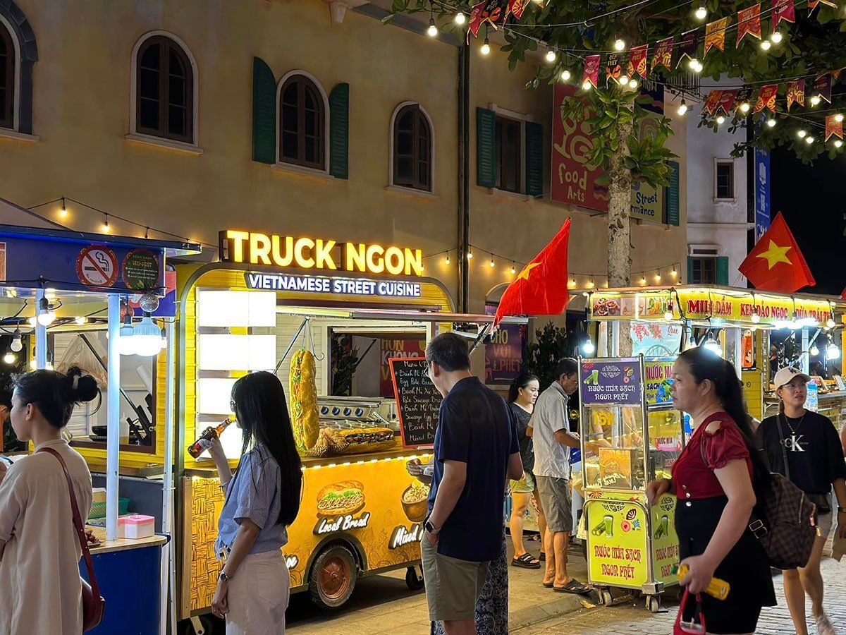 Truck Ngon - Sunset Town