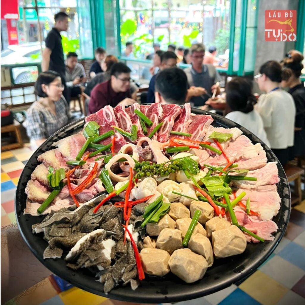Lẩu Bò Tự Do - Khúc Thừa Dụ