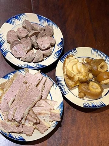 Lẩu Bò Nhà Gỗ - Lý Thái Tổ