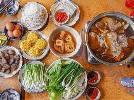 Lẩu Bò Nhà Gỗ - Lý Thái Tổ
