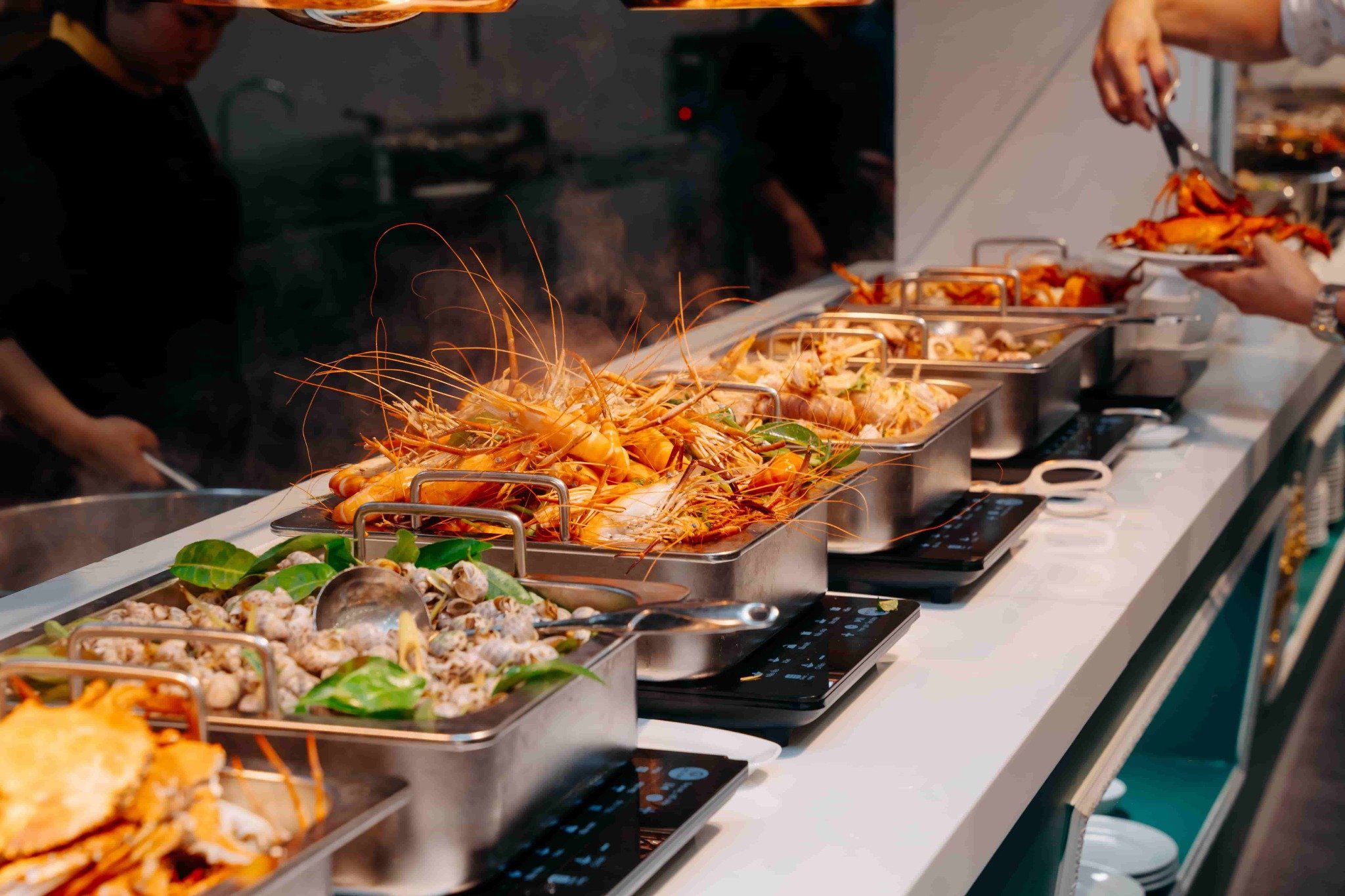 Royal Buffet - Lương Định Của