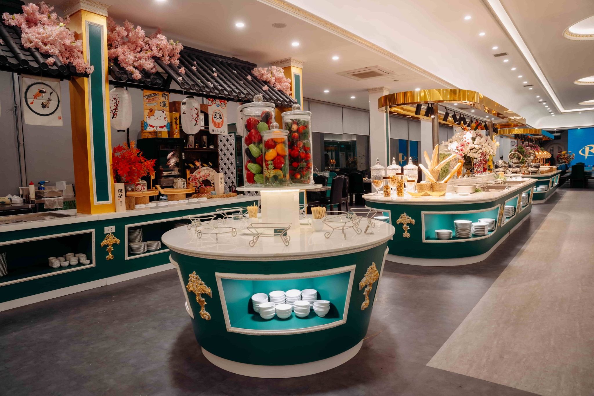 Royal Buffet - Lương Định Của