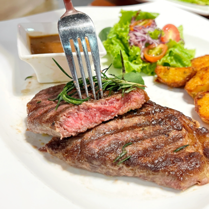 Thế giới Steak - Nguyễn Gia Trí