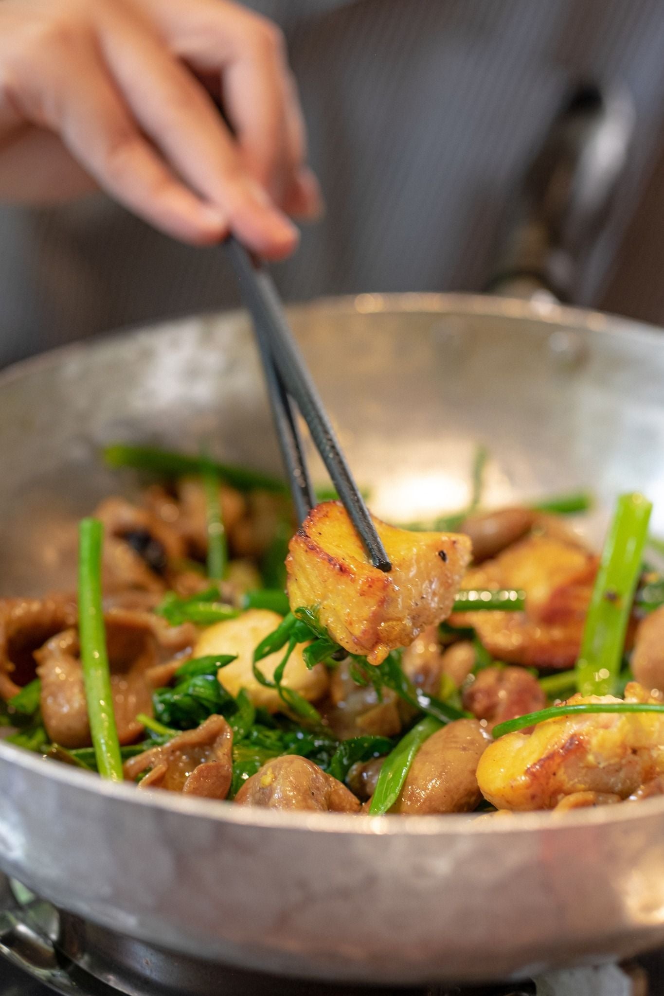 Chả Cá Hàng Sơn - 77 Hào Nam