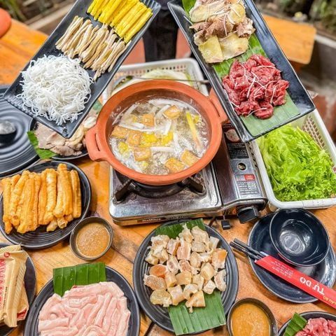 Lẩu Bò Tự Do - Khúc Thừa Dụ