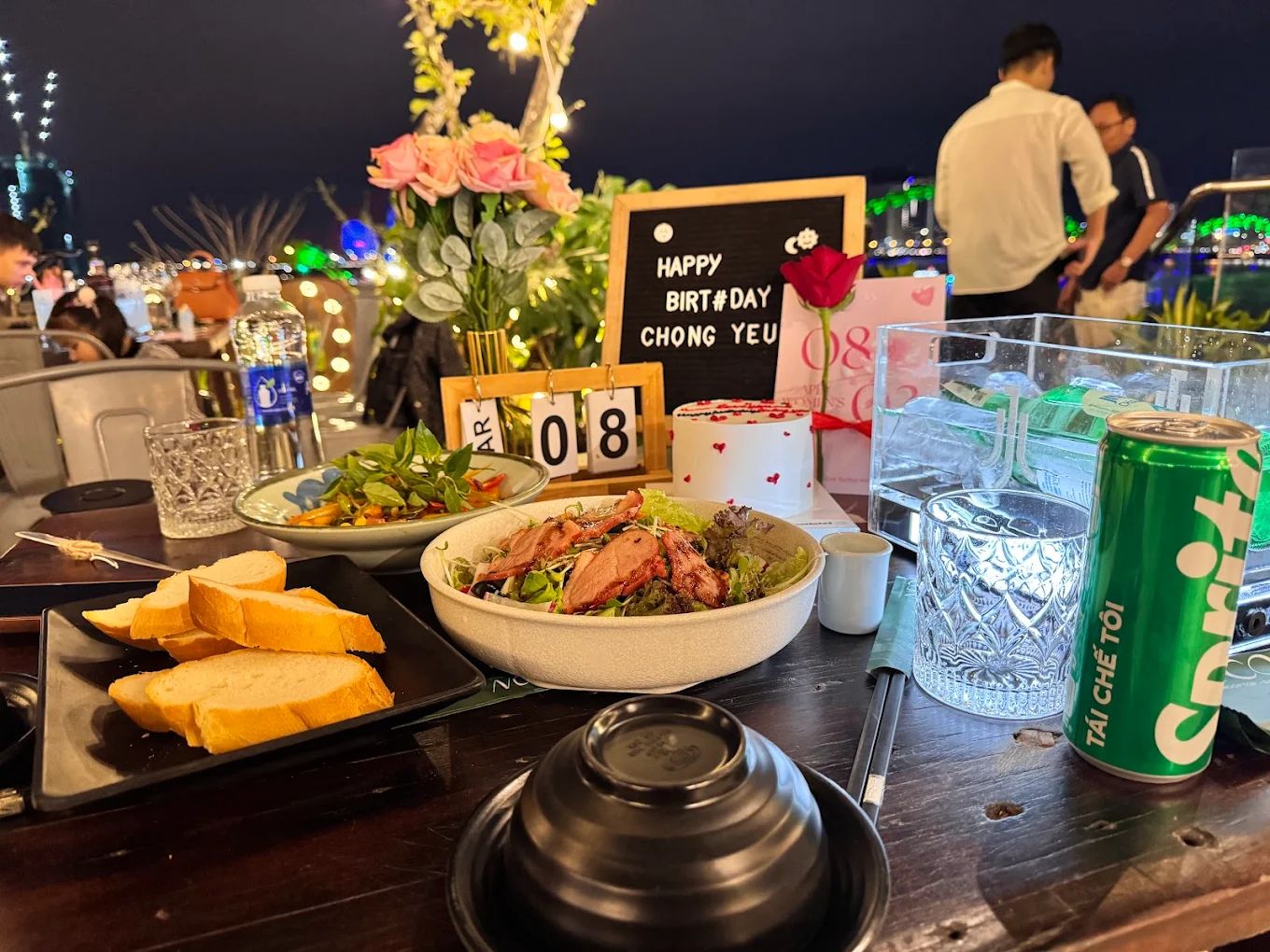 Icon Rooftop Lounge - Du thuyền Happy Yacht