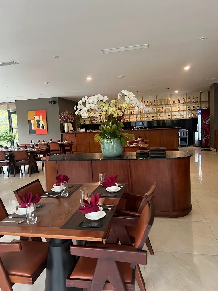 Sline Restaurant - 59 Lâm Hoằng