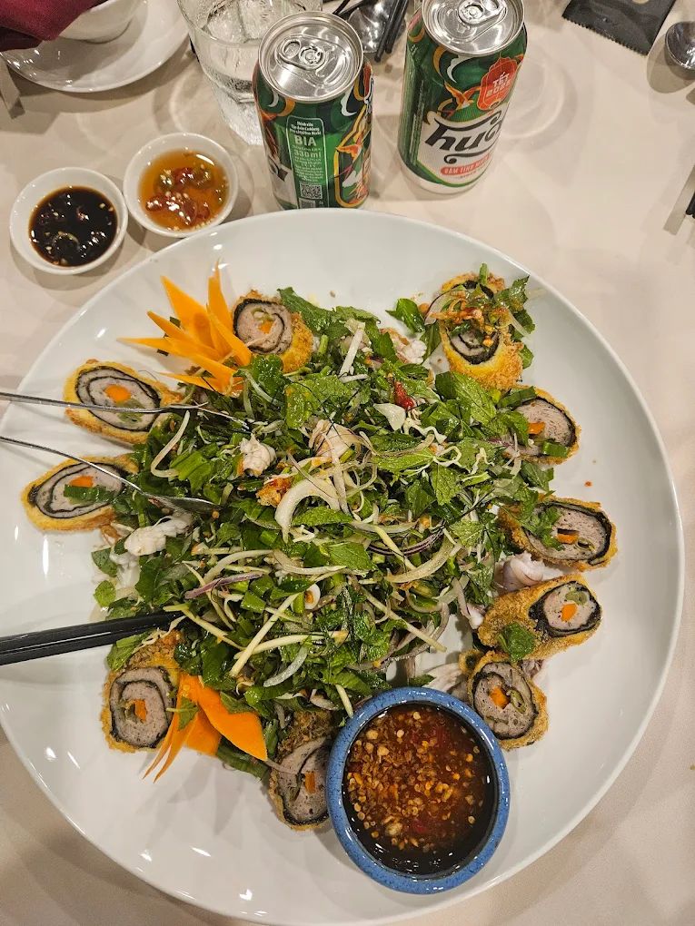 Sline Restaurant - 59 Lâm Hoằng