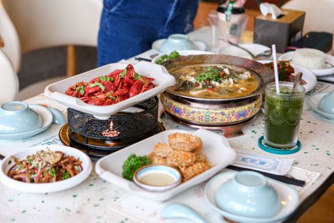 HẢOLA - Tứ Xuyên Vị Quán - 49 Quang Trung