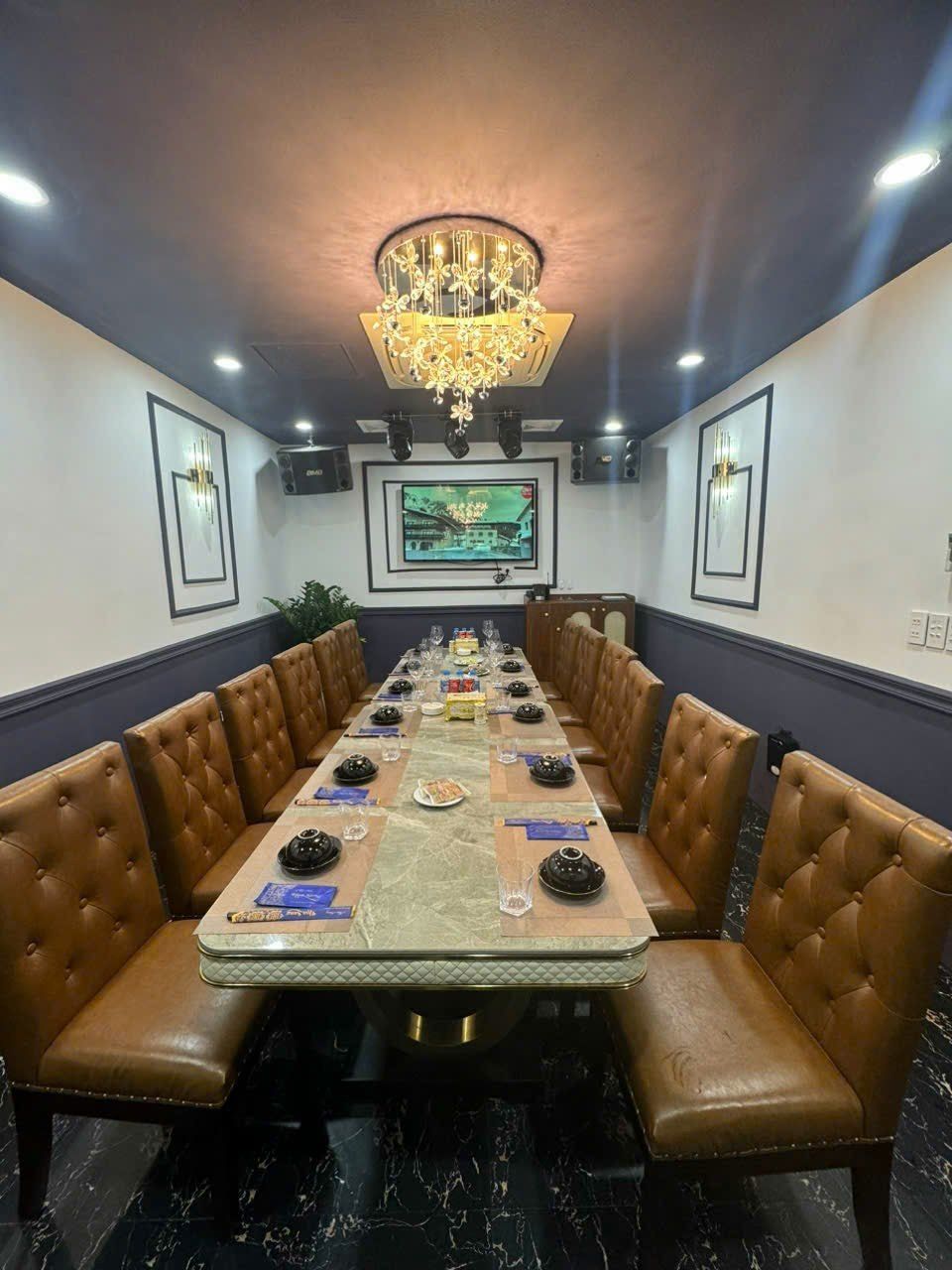Hoa Sang Restaurant - 60 Nguyễn Thị Định