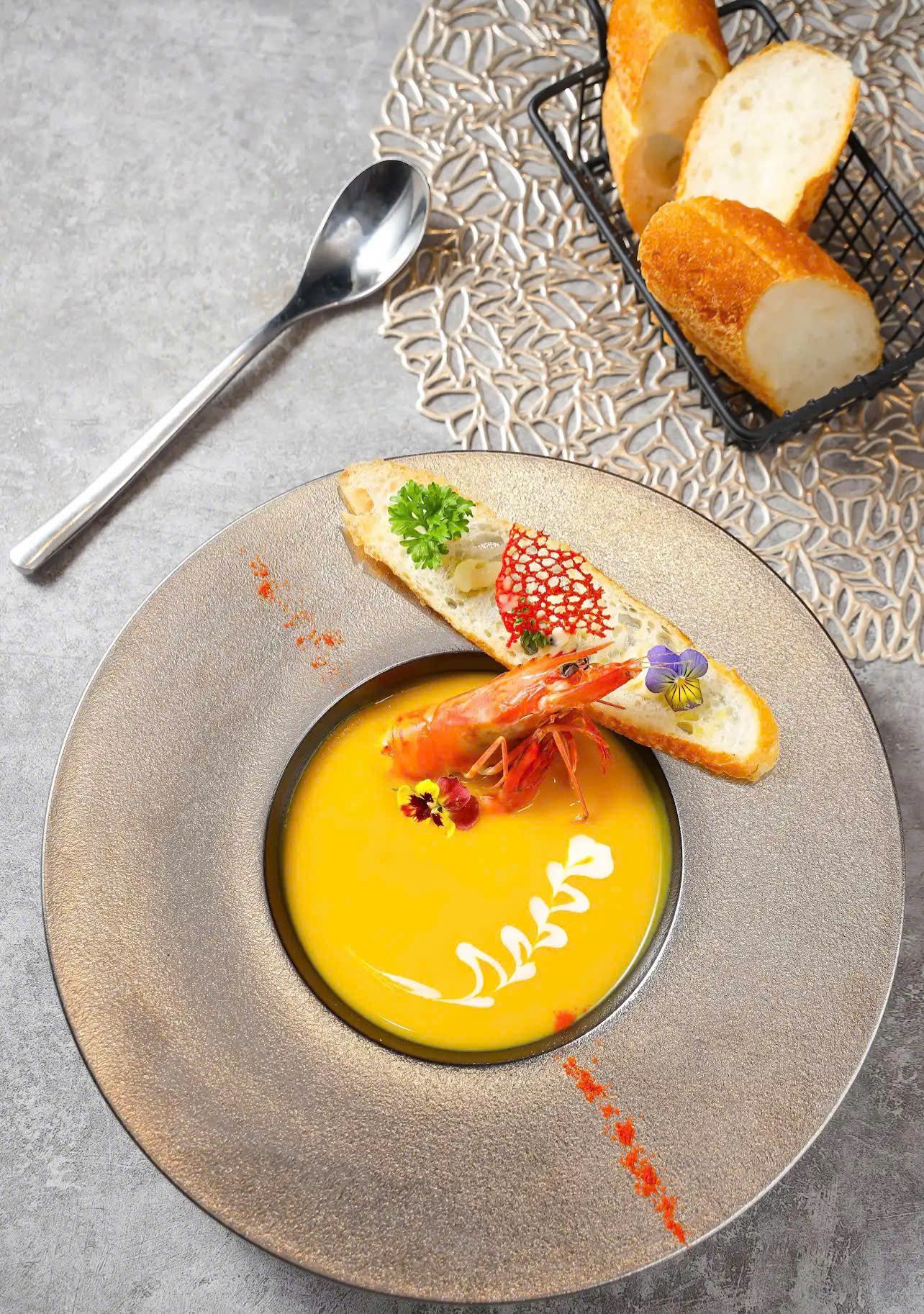 Best4U Premium Restaurant - 21 Lương Ngọc Quyến