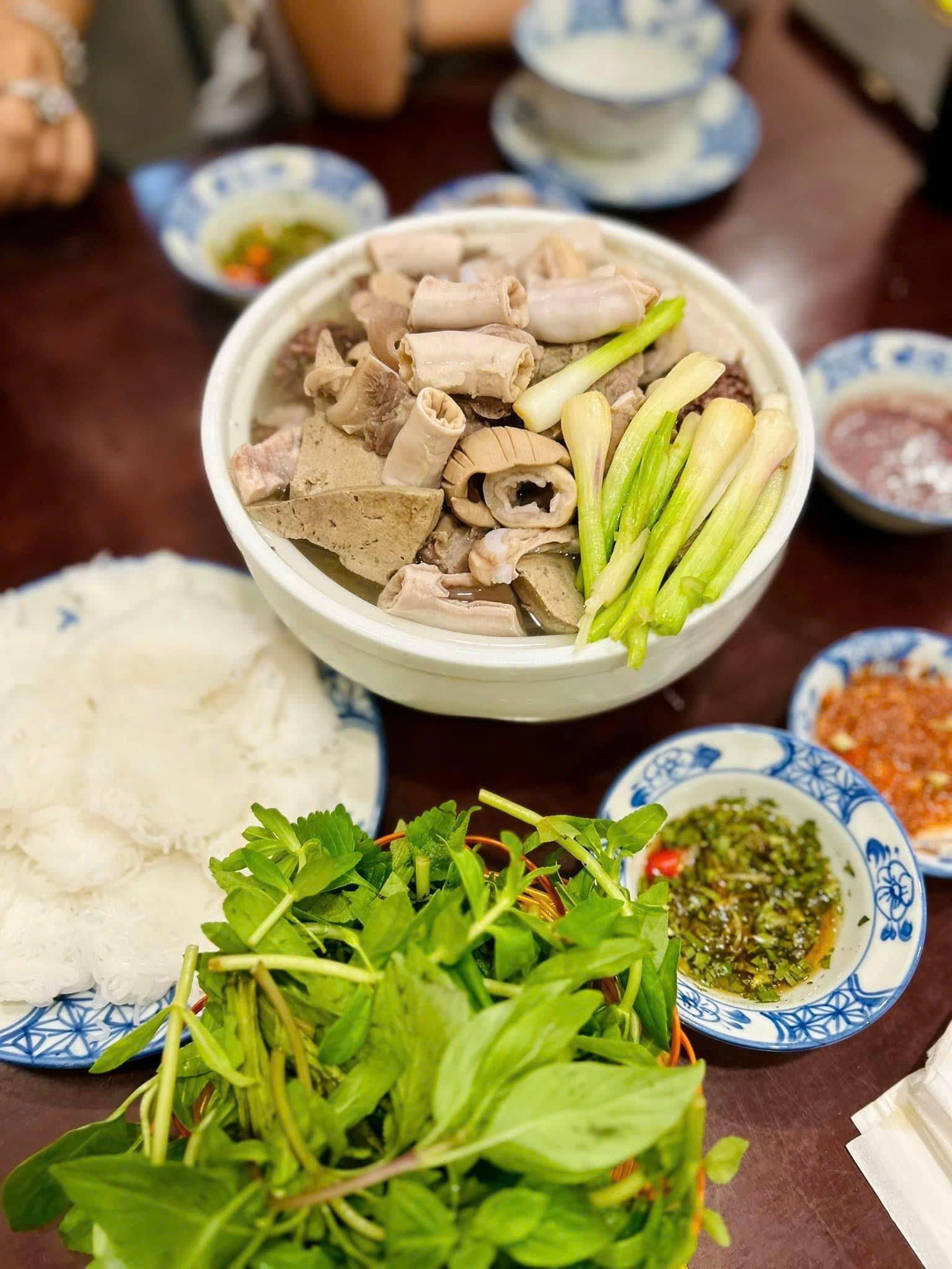 Quán Lòng Bà Lương - 26 Phan Chu Trinh