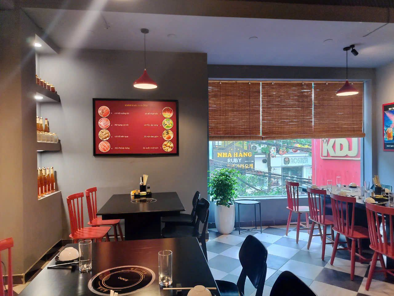Lẩu Tôm Sen Đào - 5A Nguyễn Thị Định