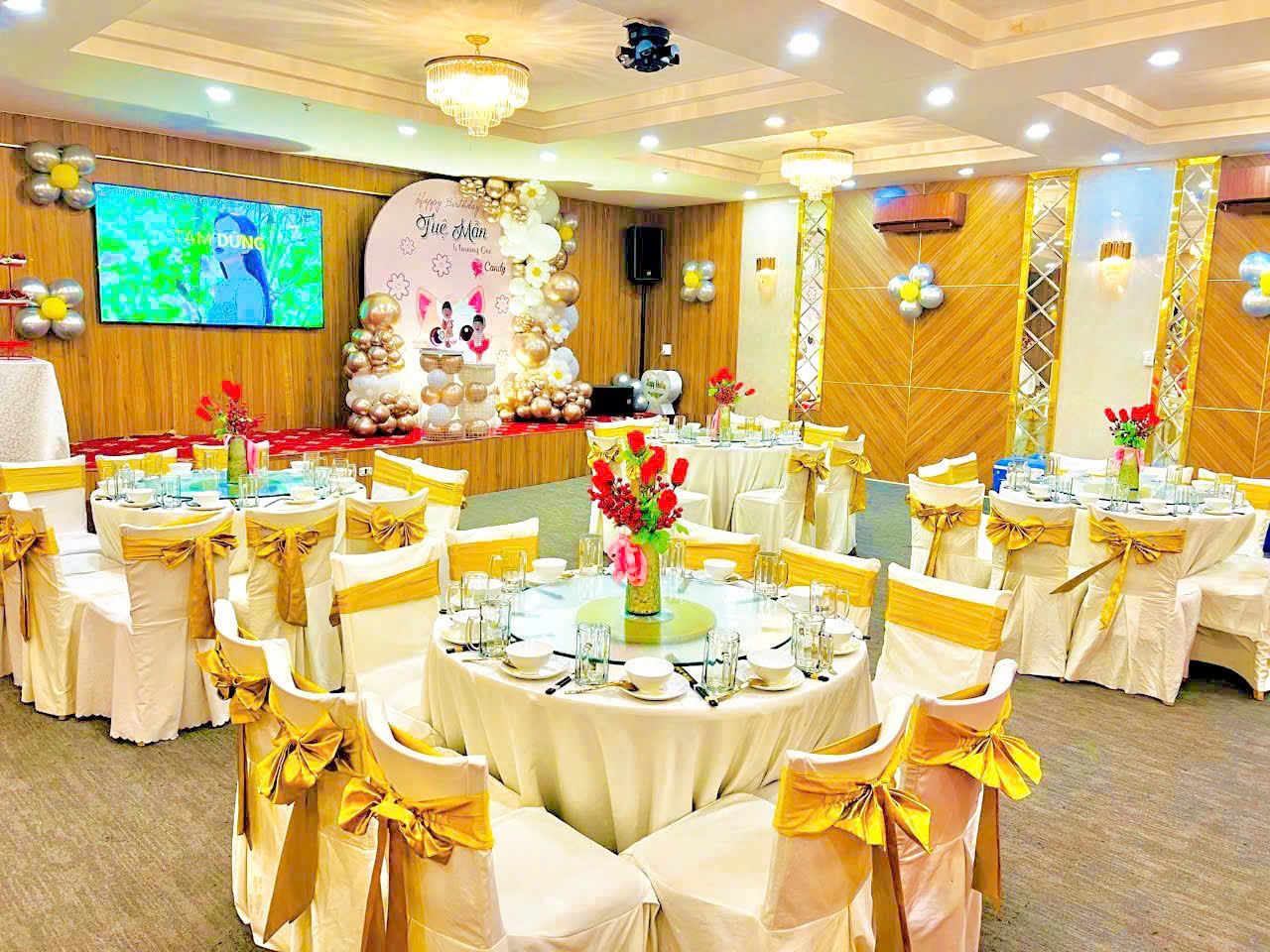 Khang Hy Tửu Quán - 334 - 336 Phan Huy Ích