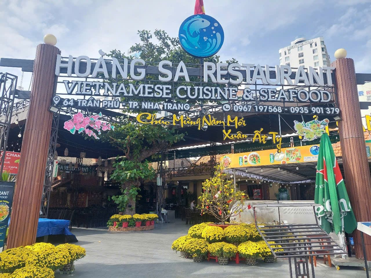 Hoàng Sa Restaurant - 64 Trần Phú