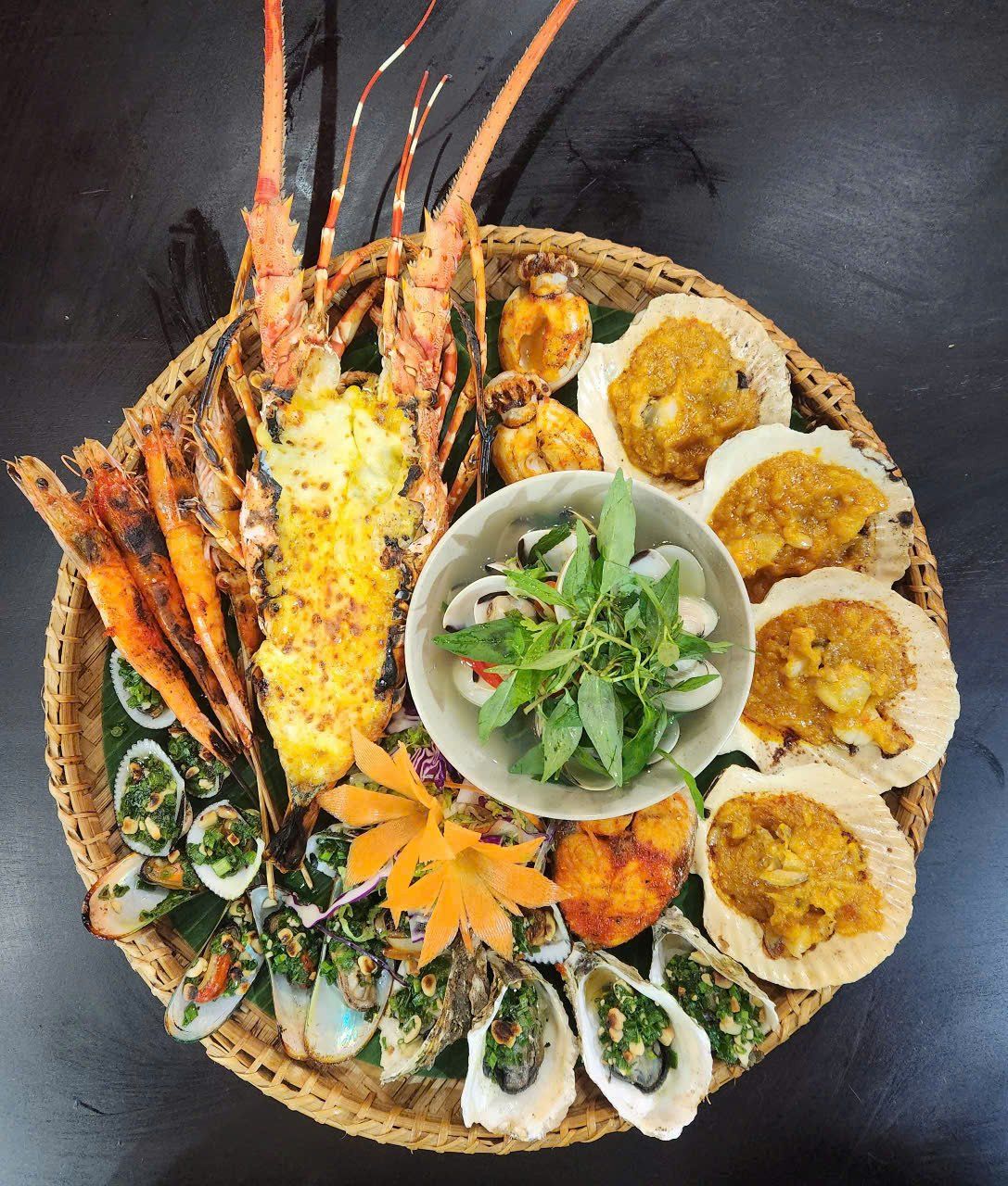Hoàng Sa Restaurant - Trần Phú