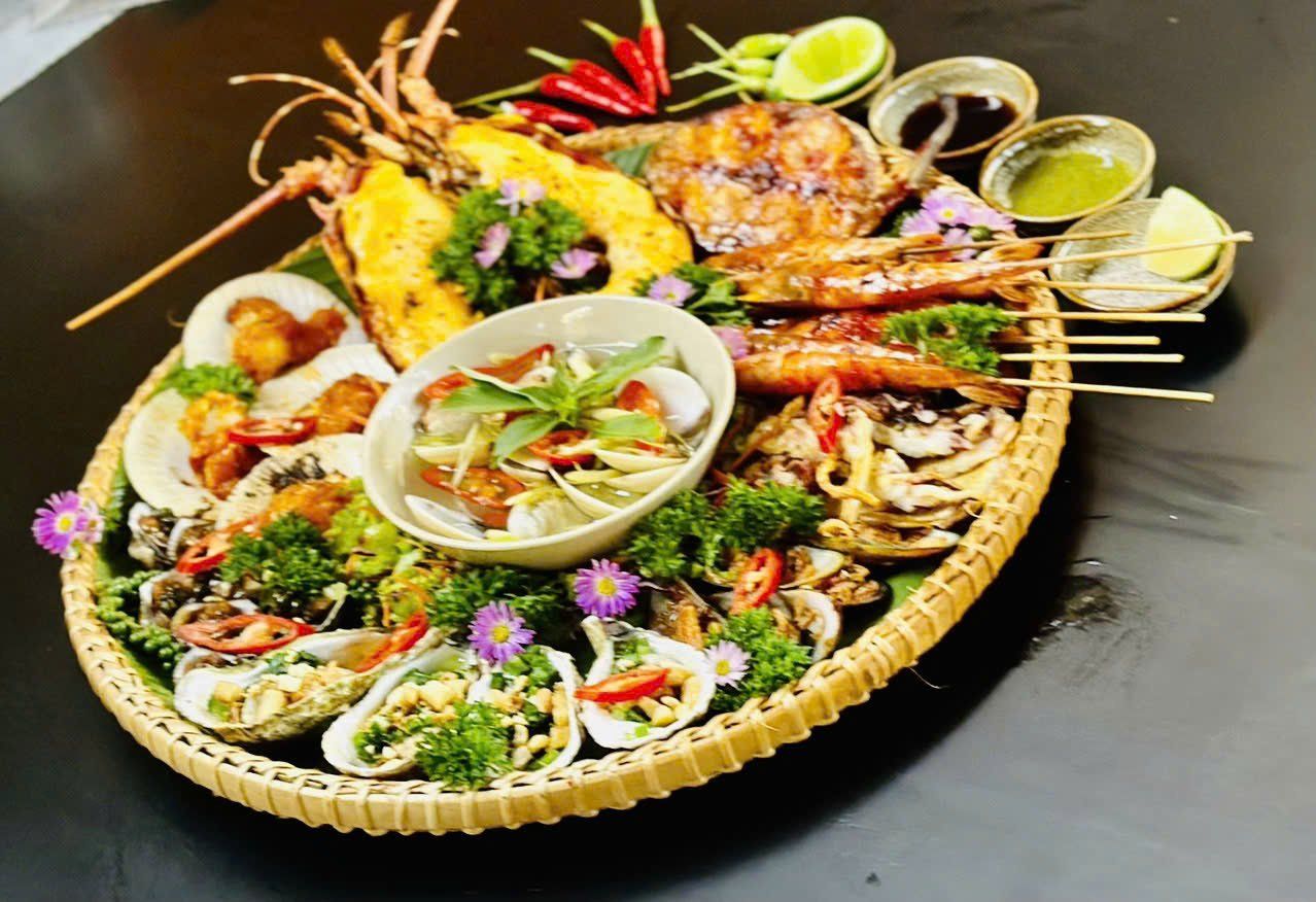 Hoàng Sa Restaurant - 64 Trần Phú