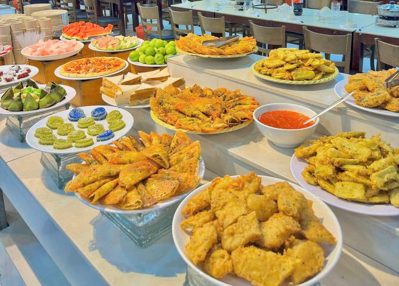 Zallo Buffet Viễn Triều - 17 Cao Văn Bé