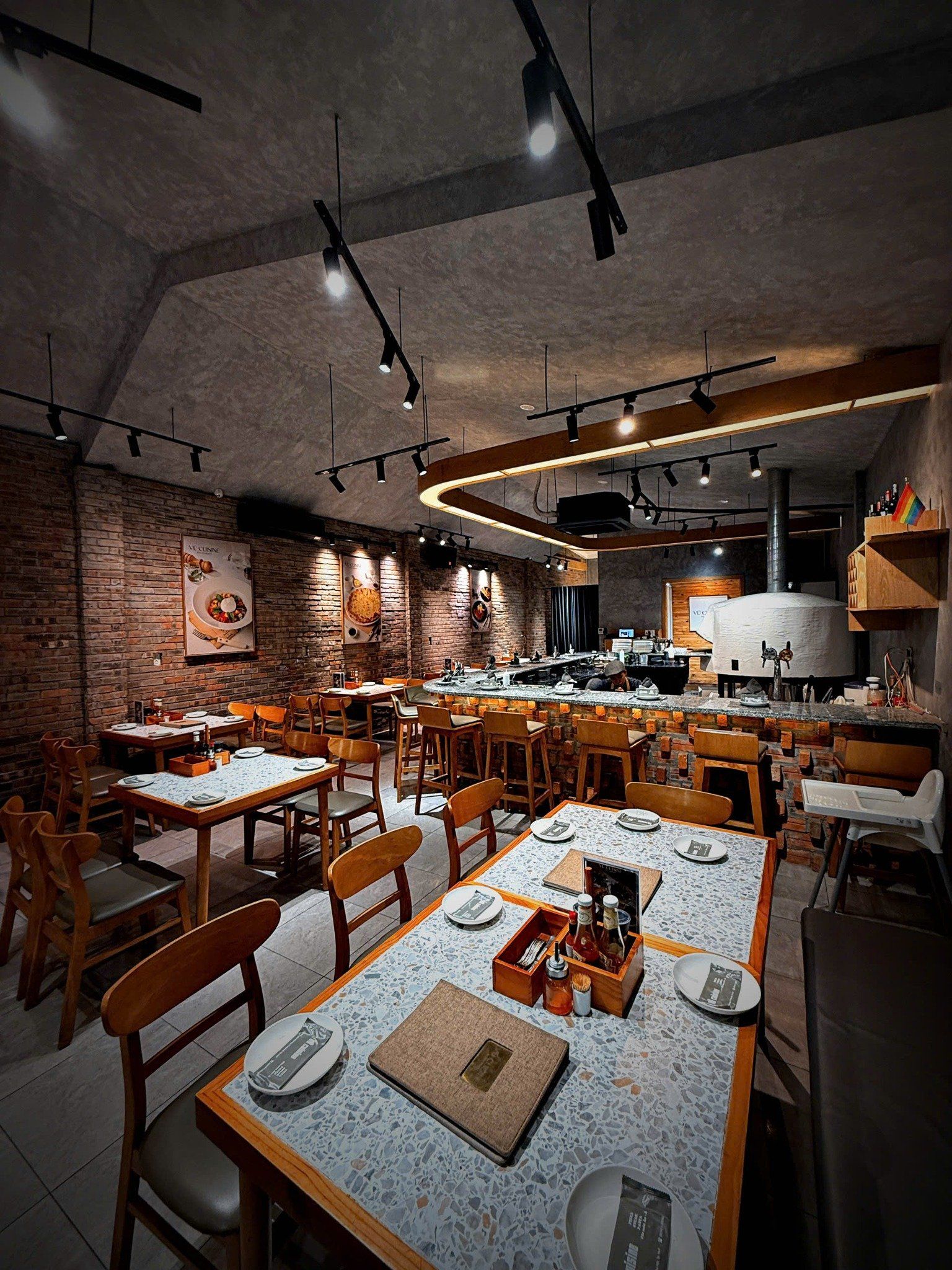 Vũ Cuisine - 6 Nguyễn Thái Học