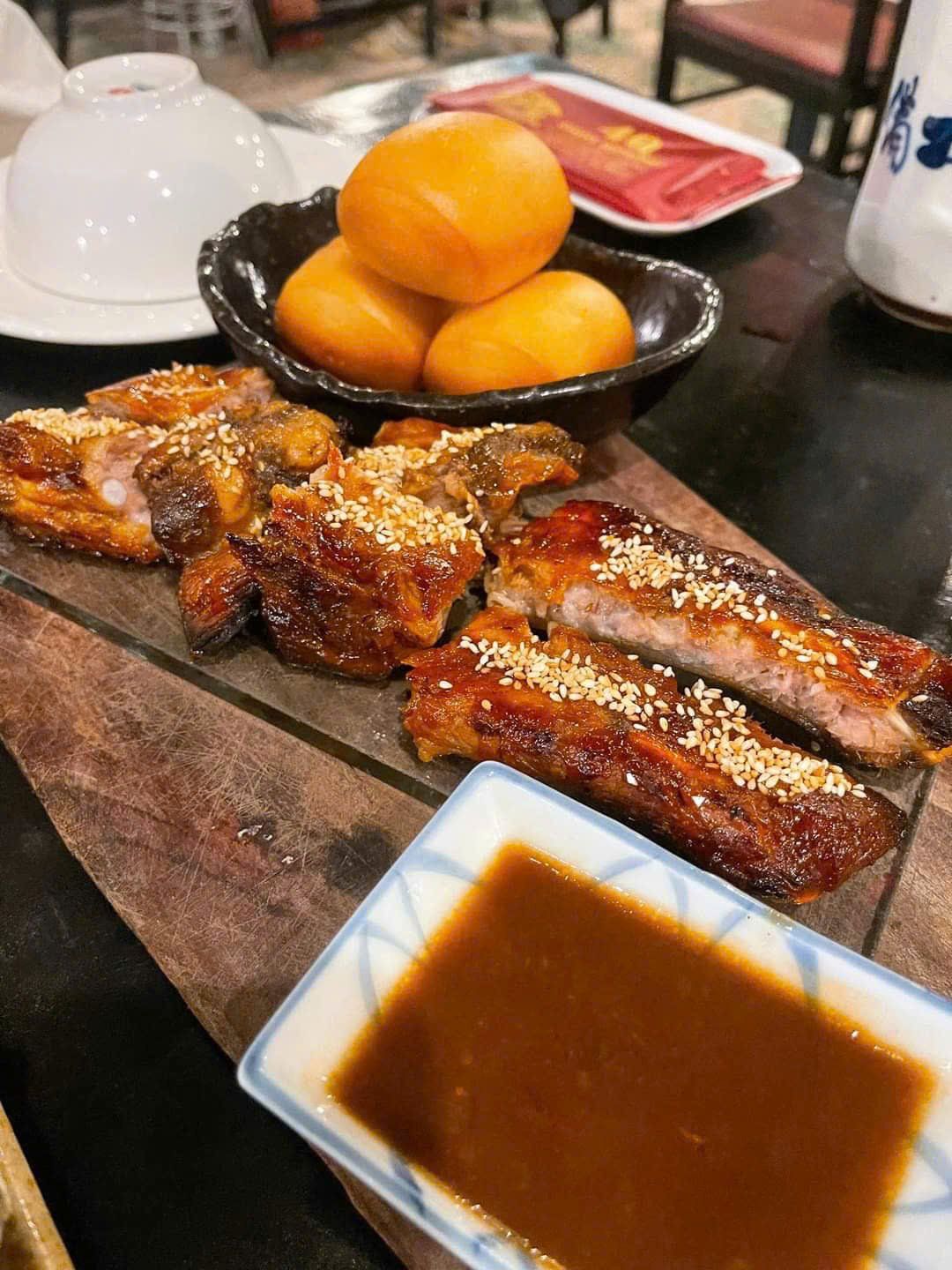 4Q Restaurant - 107 Phan Đình Phùng