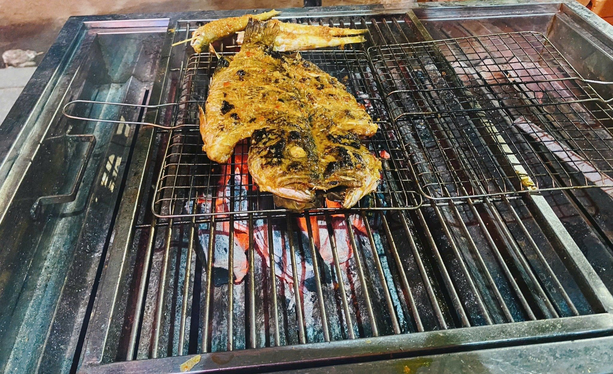 4Q Restaurant - 107 Phan Đình Phùng