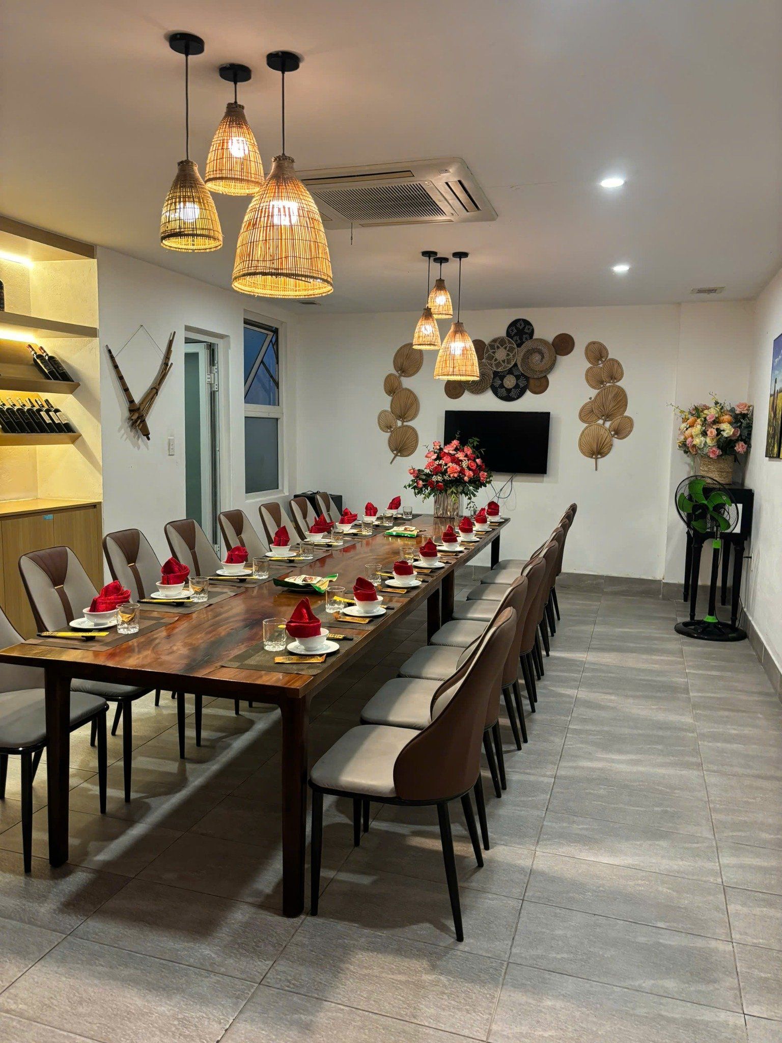 Nhà Hàng Mai Châu - 55 Hồ Nghinh