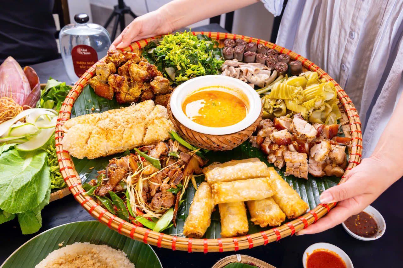 Nhà Hàng Mai Châu - 55 Hồ Nghinh