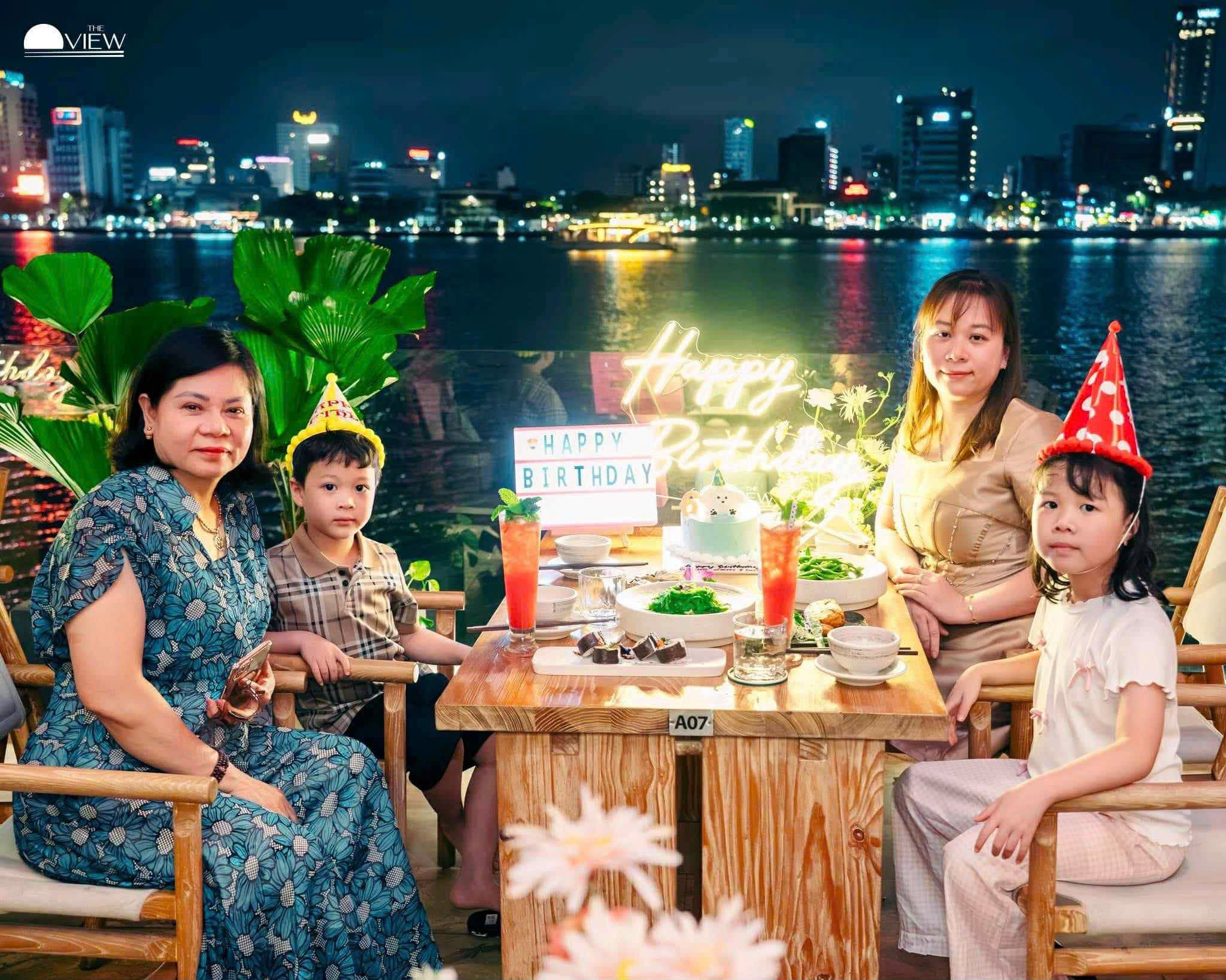 The View - Yacht - Du thuyền Happy Yacht