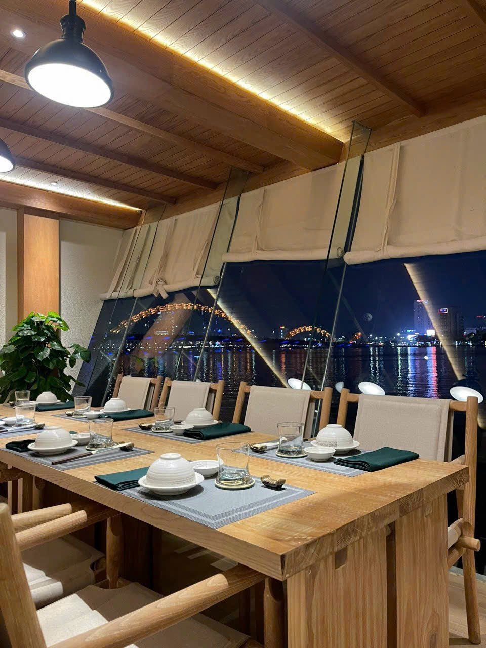 The View - Yacht - Du thuyền Happy Yacht