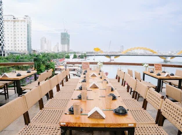 Icon Rooftop Lounge - Du thuyền Happy Yacht