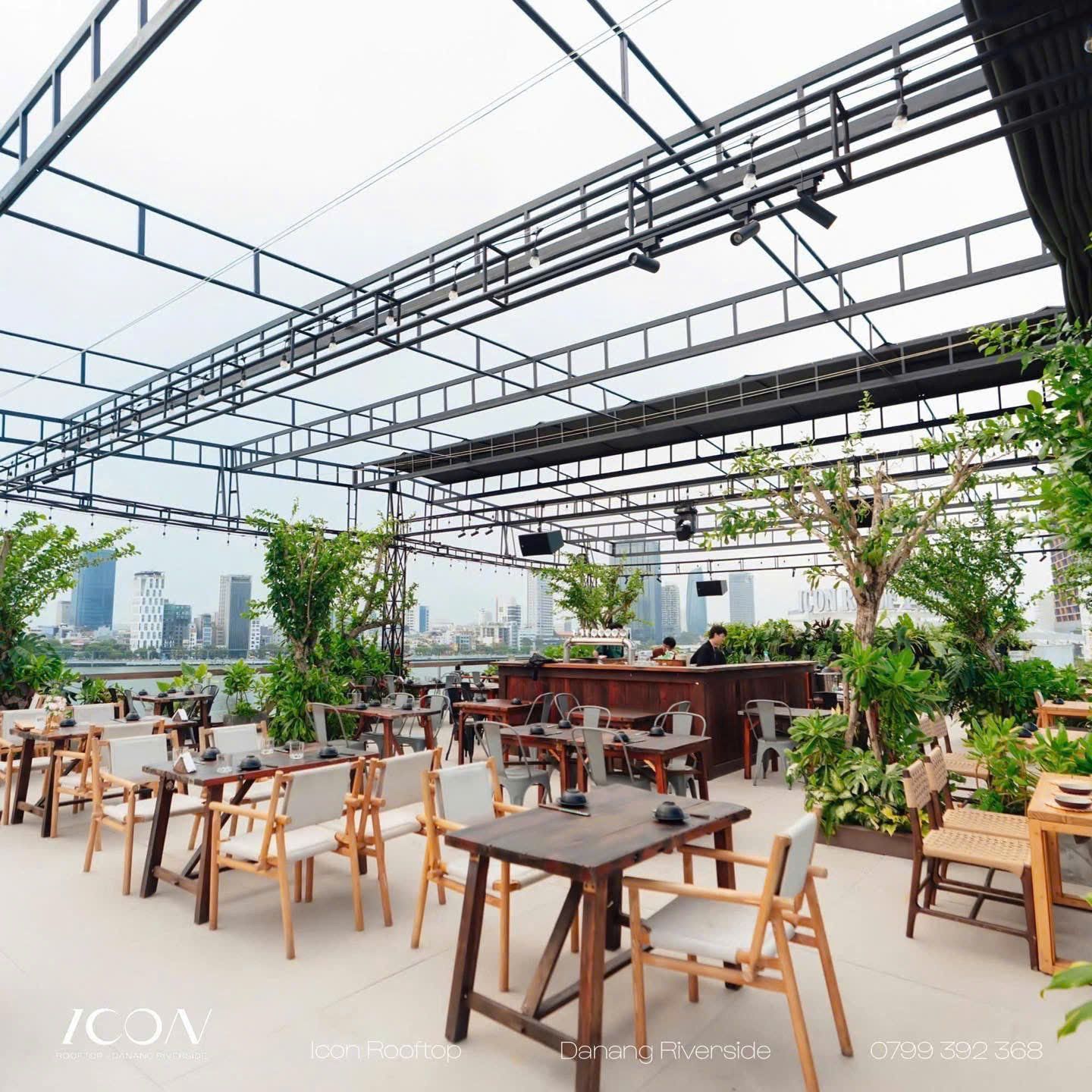 Icon Rooftop Lounge - Du thuyền Happy Yacht