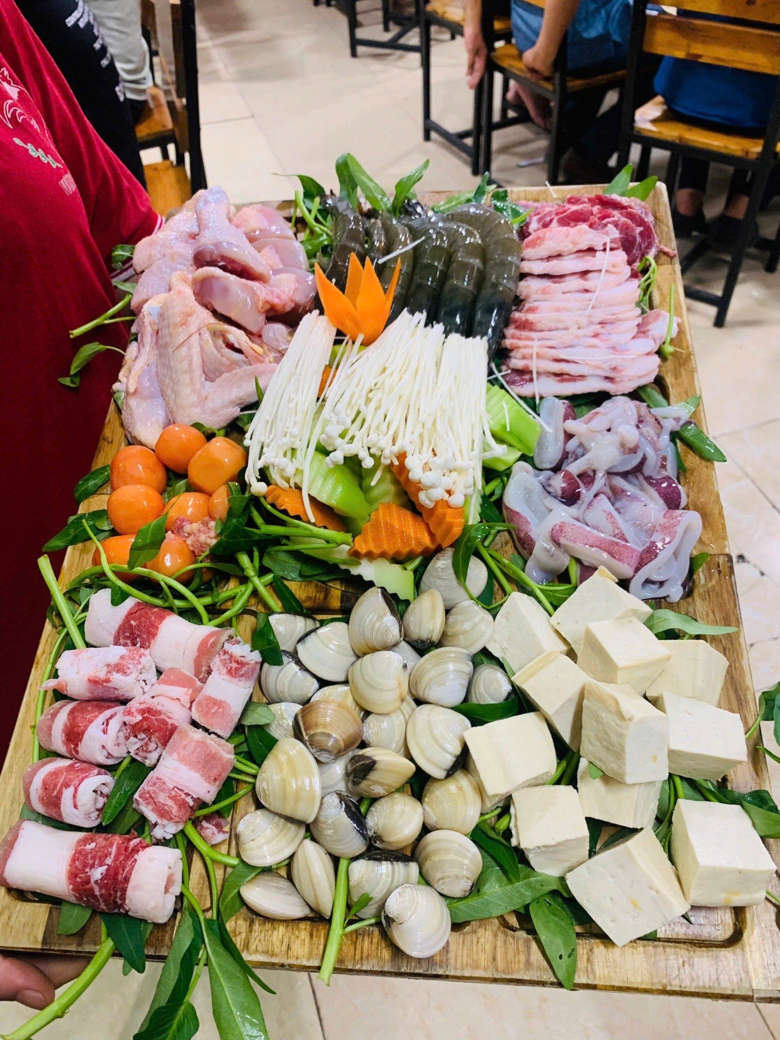 Vương Quốc Gà - KĐT Xa La