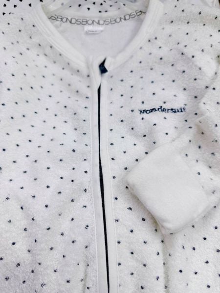  [0-6m] Sleepsuit Không Vớ Khóa Kéo Bé Gái - Xám Chấm Đen 