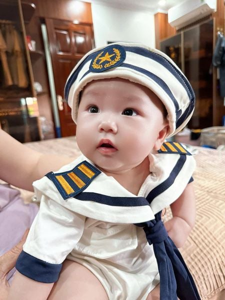  12-19kg Set body thủy thủ siêu ngầu cho bé- Set gồm bodysuit, nón, túi đeo chéo - set body hải quân 2/9 