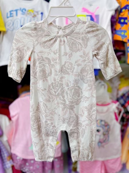  [0-6M] Sleepsuit Cúc Bấm Đáy Không Vớ Bé Gái GP - Trắng Hoa Hồng 
