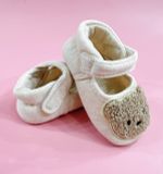  13cm Giày tập đi thun mềm cho bé- Kem thêu gấu GT01 