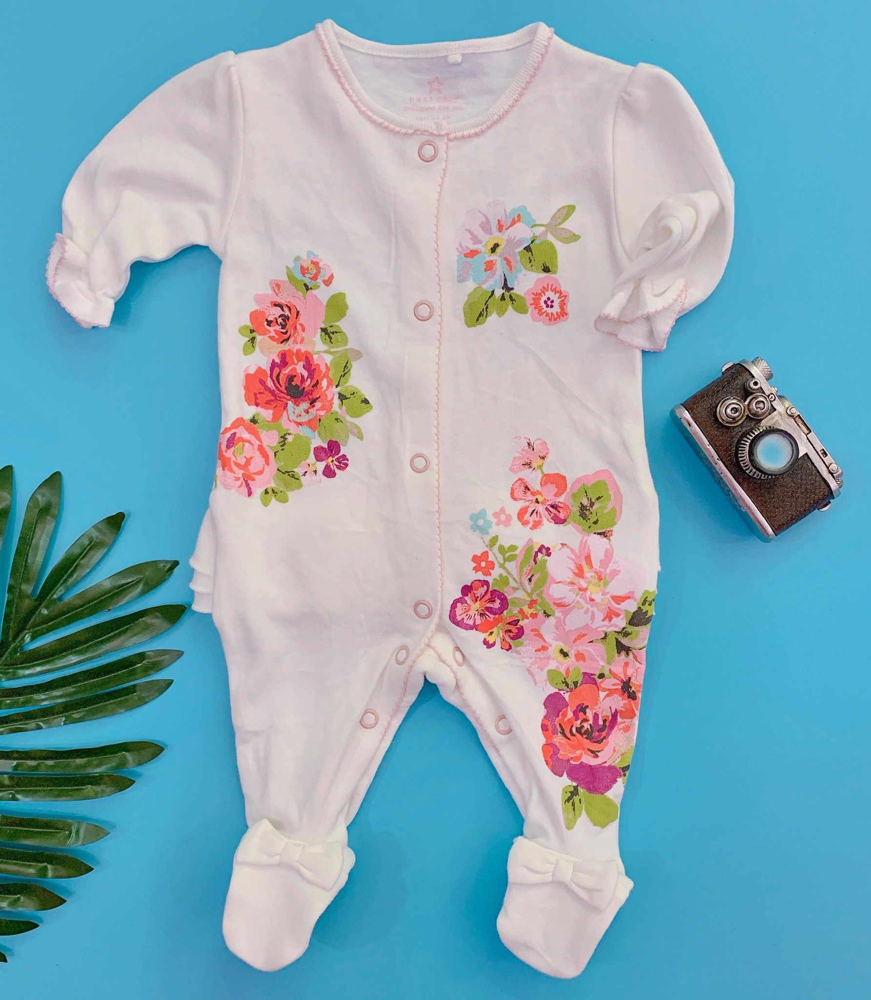  [3m] Sleepsuit Baby Bé Gái - Trắng Hoa Hồng Đỏ 