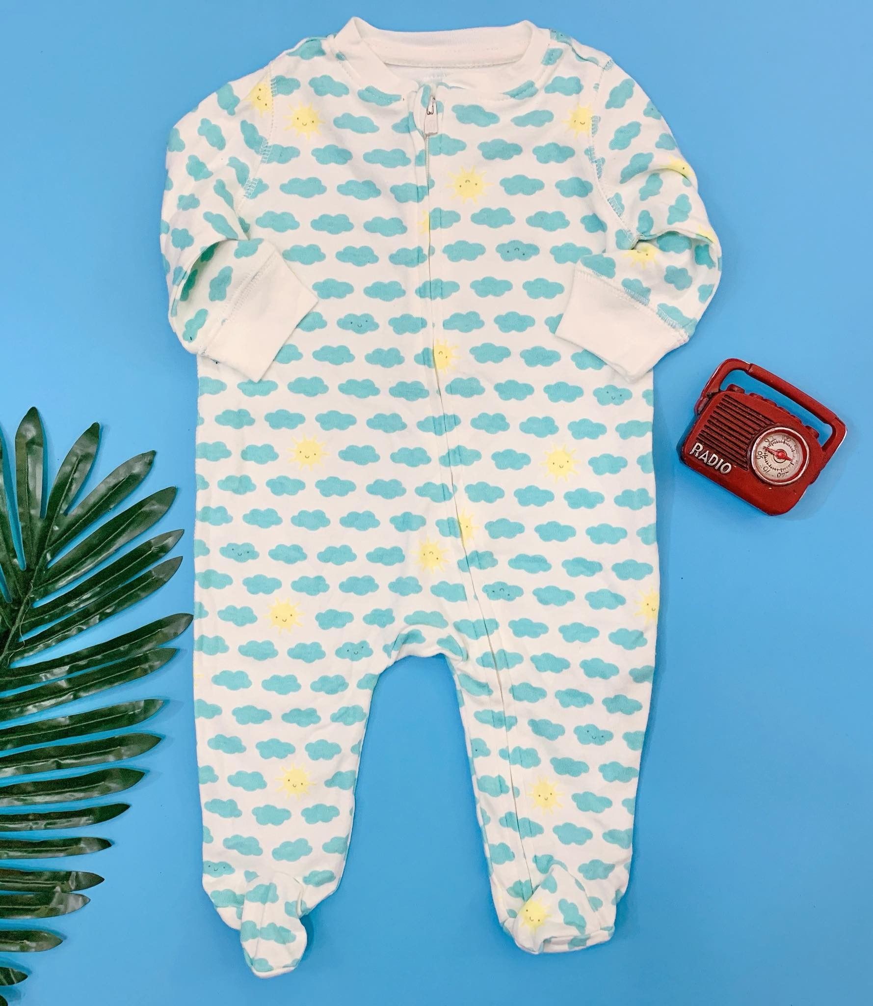  [3-6M] Sleepsuit Khóa Kéo Có Vớ Bé Trai GP - Trắng Mặt Trời 