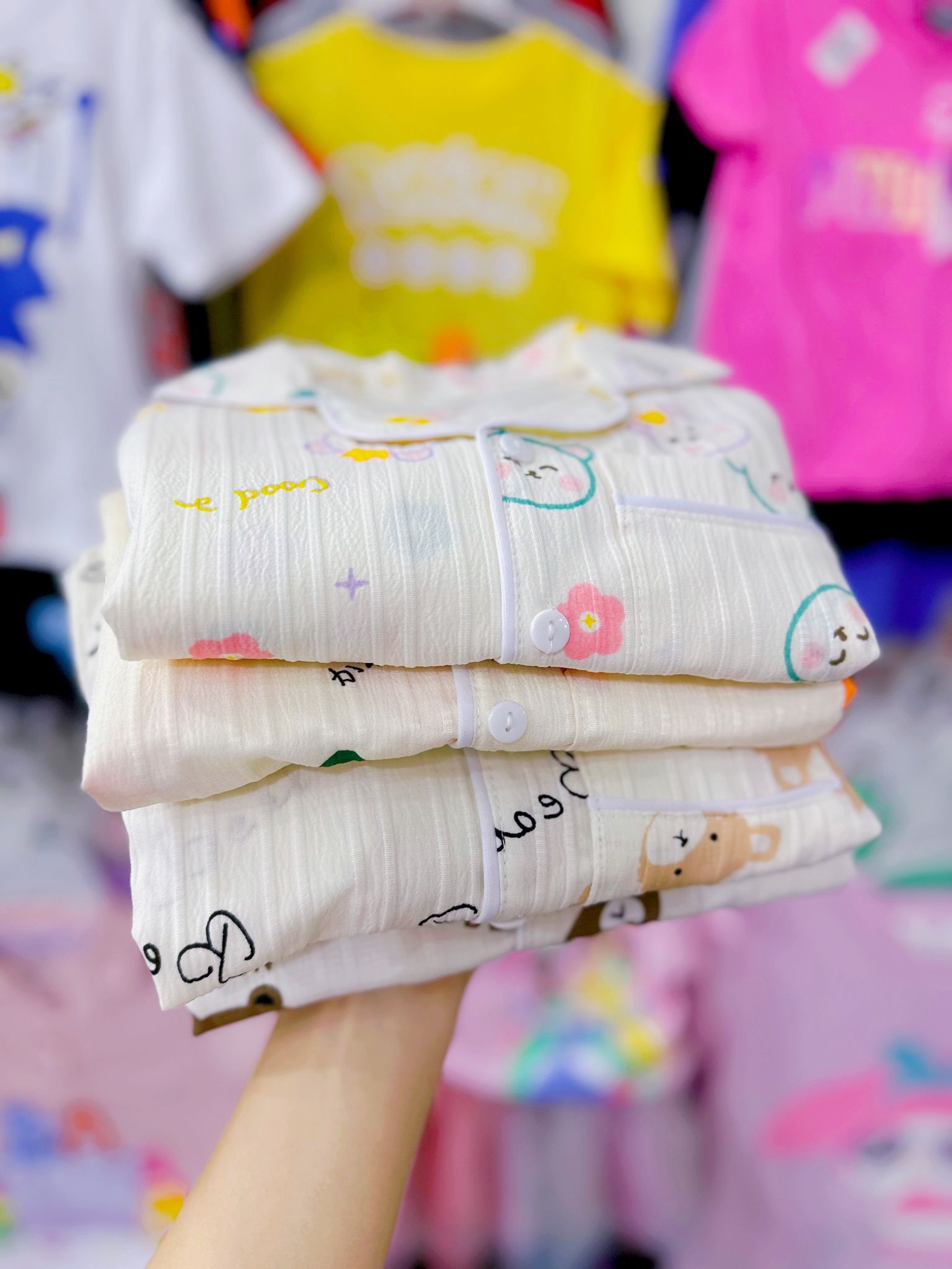  [6-9kg; 12-13kg] Set Đồ Bộ Ngủ Ngắn Pijama Vải Xô Cho Bé - Kem Gấu Hoa 