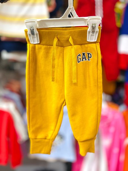  Quần Jogger Bé Trai GP - Vàng chữ navy 
