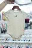  [3-6m] Bodysuit Tay Ngắn Bé Trai GP - Kem Gấu Nâu 