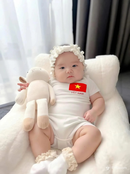  4-13kg Bodysuit cờ đỏ sao vàng cho bé- trắng tay ngắn 
