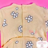  [0-3m] Sleepsuit Cúc Bấm Có Vớ KB Bé Gái - Vàng Hoa Trắng 