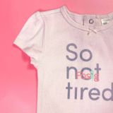  [0-3m; 9-12m; 18-24m] Bodysuit Tay Ngắn Bé Gái Oskos - Hồng Chữ Xám 