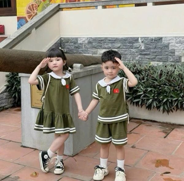  12-28kg Bộ hải quân, bộ thủy thủ cho bé gái- Đầm Sọc trắng 
