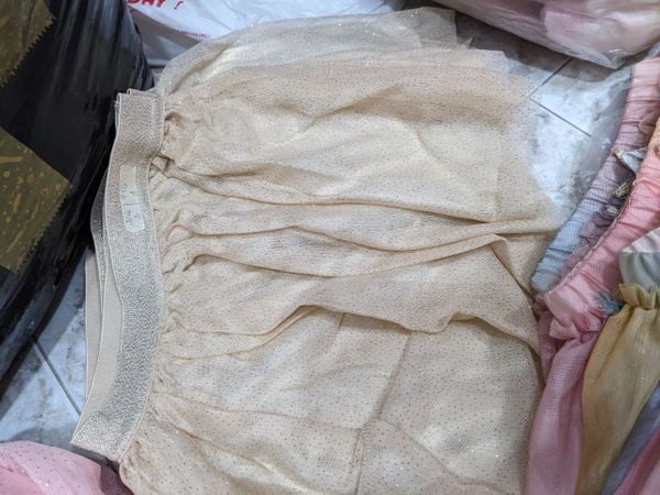  13-18kg Chân váy H.M voan lưng thun co giãn, có lót thun cho bé gái- Vàng kim tuyết CV09 